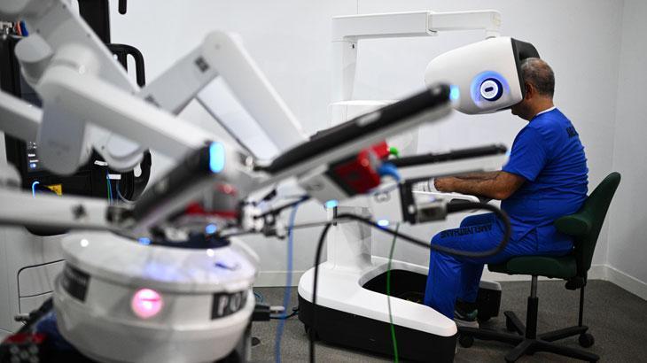 Türkiye, TCG Anadolu ile askeri gemide robotik cerrahi yapılabilen ilk ülke olmaya hazırlanıyor