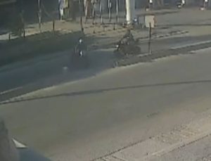 Yaya geçidinde motosikletler çarpıştı; 1 ölü, 1 yaralı