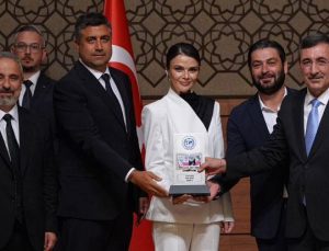 ‘Yılın Dizisi’ Uzak Şehir