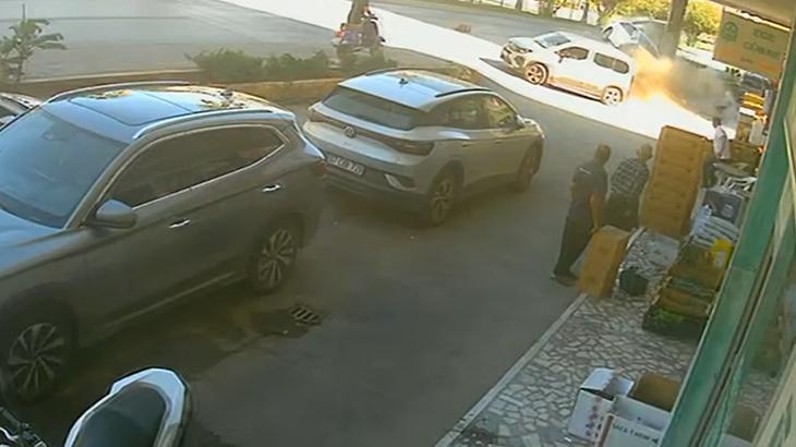 Alanya’da feci kaza! Önce yayaya ardından duraktaki karı kocaya çarptı
