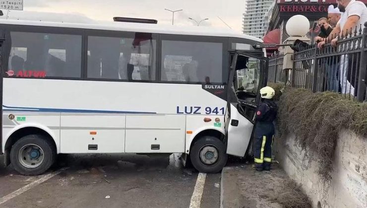Avcılar’da servis midibüsü faciası: 8 yaralı