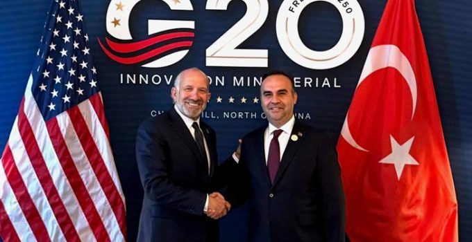 Bakan Kacır’dan G20’de diplomasi trafiği