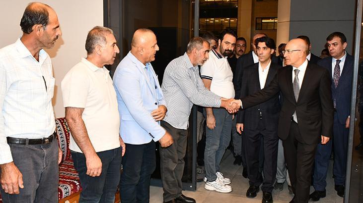 Bakan Şimşek, yangında hayatını kaybeden yeğeninin taziyesine katıldı