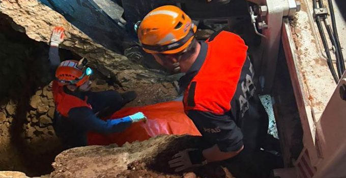 Elazığ’da kaynak suyu hattı kazısında göçük! 1 işçi hayatını kaybetti