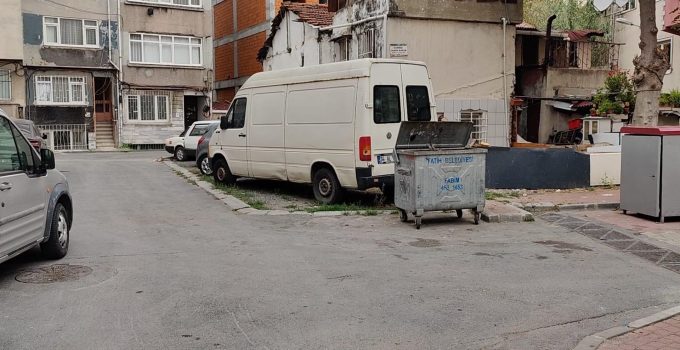 Fatih’te tartışma bıçaklı kavgaya dönüştü! Annesine hakaret ettiği iddiası: 1 ölü