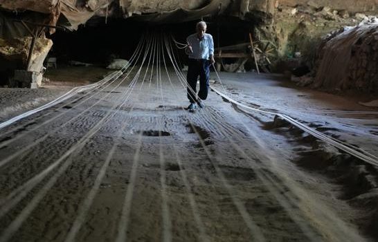 Gaziantep’te 76 yaşında hala mağarada çalışıyor! 67 yıllık mesleğini babasından devraldı: ‘Son ustasıyım’