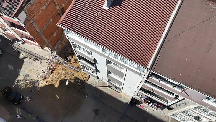 İstanbul’da temelinde kayma olan 4 katlı bina tahliye edildi
