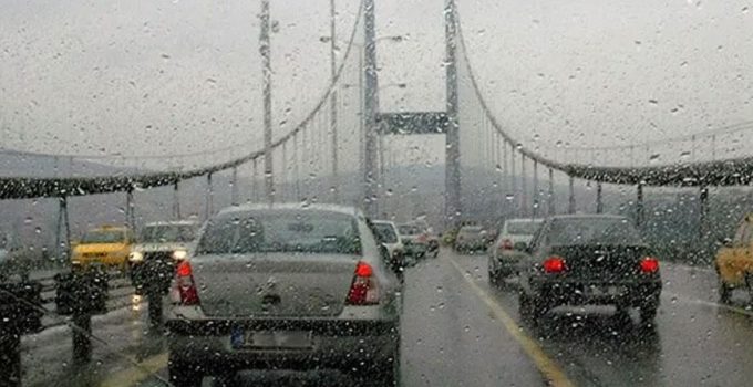 İstanbul’da yağış başladı: Trafik yoğunluğu yüzde 83’ü gördü