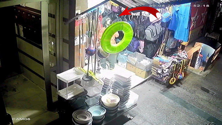 Kağıthane’de çantayı çalan kadın dakikalar sonra geri döndü! ‘Gelinim beğenmedi’ yalanıyla parasını istedi
