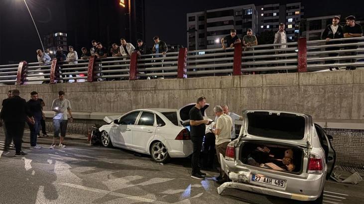 Kayseri’de 3 otomobilin birbirine girdi! 2 yaralı