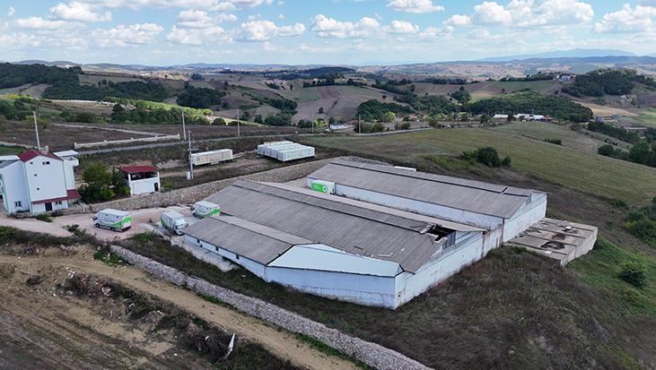 Kocaeli’de çürümeye bırakılan Ahbap deposundaki yardım malzemeleri görüntülendi