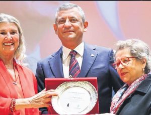 Özel’den fon krizi için iki çağrı