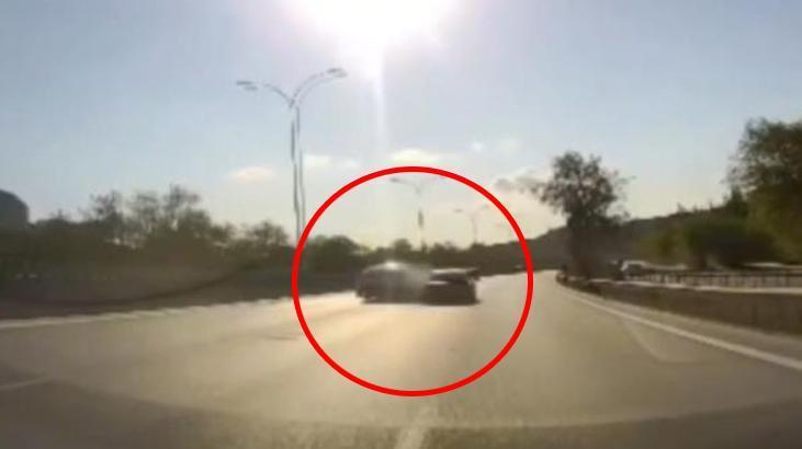 Pendik’te iki otomobilin çarpışması kamerada