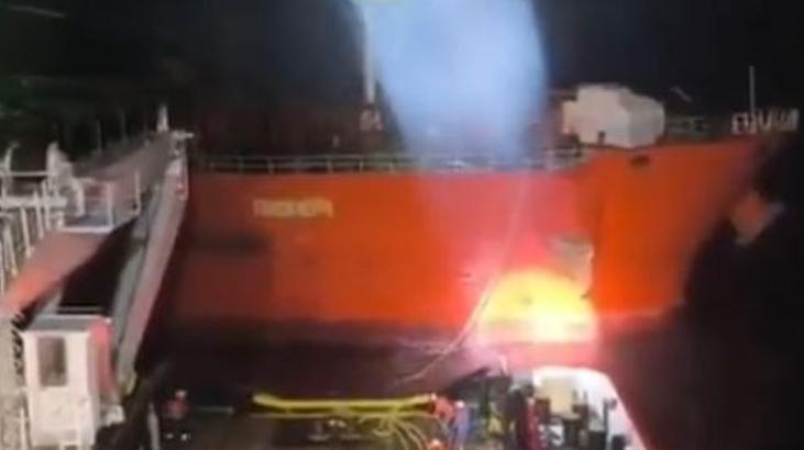 Tonlarca petrol yüklü Rus gemisi Marmara adası açıklarında arızalandı