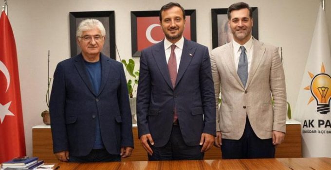 Üsküdar’da 4 CHP’li meclis üyesi AK Parti’ye katıldı