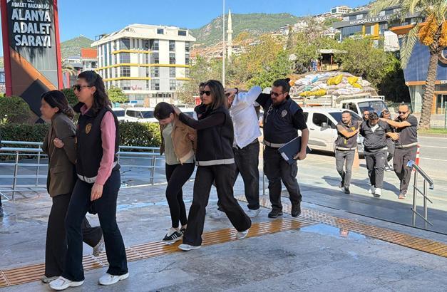 Alanya’da dağlık alana kaçırıp 15 milyon avroluk senet imzalattılar! 7 şüpheli adliyede