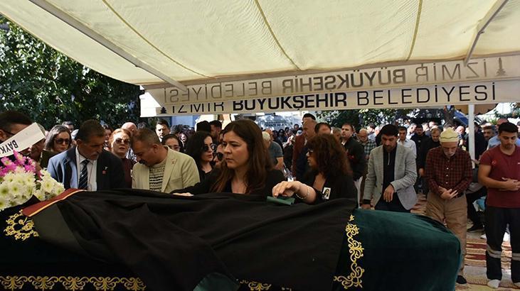 Avukat Özge’ye acı veda! Cübbesiyle son yolculuğuna uğurlandı