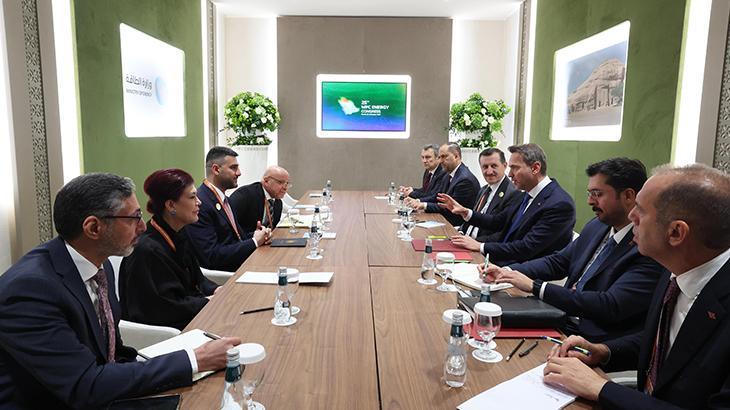 Bakan Bayraktar Riyad’da mevkidaşlarıyla enerji iş birliğini görüştü