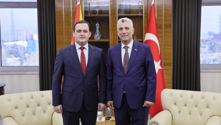 Bakan Bolat, Kuzey Makedonyalı Bakan Zeynula ile görüştü