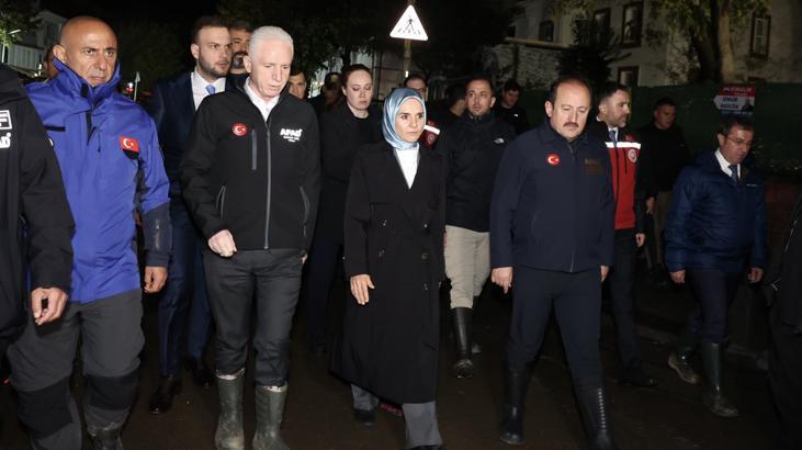 Bakan Göktaş, selden etkilenen Ayazağa’da! ‘212 personelimiz, 39 araçla sürekli sahadayız’