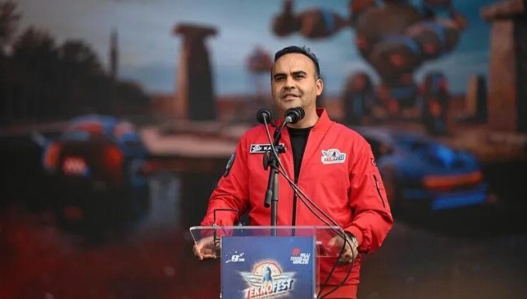 Bakan Kacır, TEKNOFEST Güneydoğu’da stant ziyaretlerine devam etti