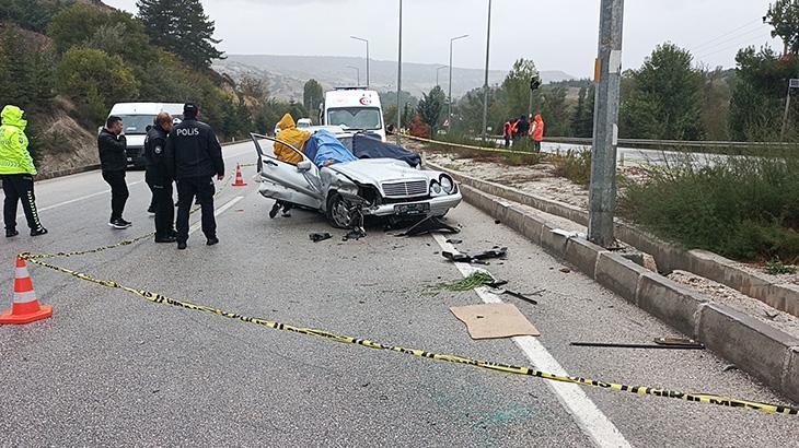 Burdur’da düğün yolunda feci kaza: Ölü ve yaralılar var