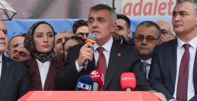 CHP İstanbul İl Başkanı Mehmet Ali Yüksel görevine başladı