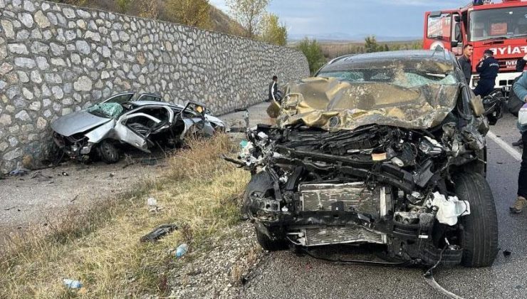 Çorum’da korkunç kaza! Cip ile otomobil çarpıştı: 4 ölü, 2 yaralı