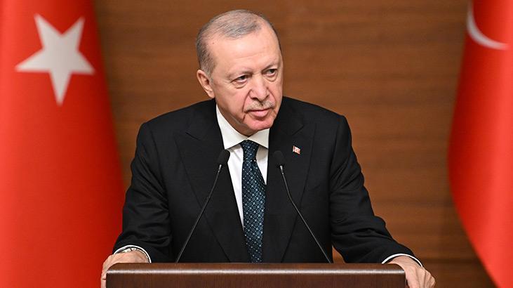 Cumhurbaşkanı Erdoğan, anne ve babasının kabirlerini ziyaret etti