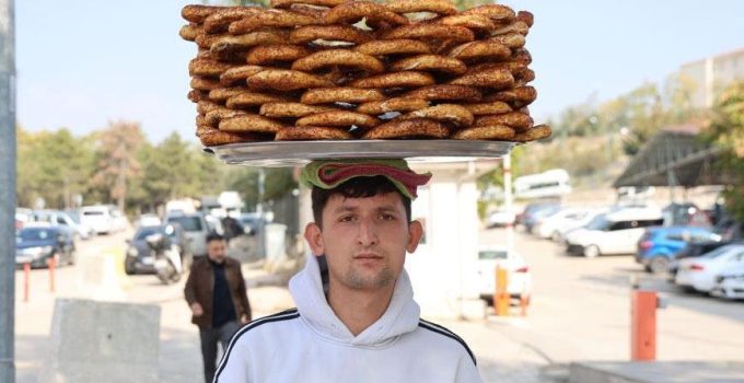 ‘Simit 20 TL, ücreti poşete bırak’ deyip KPSS’ye girdi! Dönünce gözlerine inanamadı