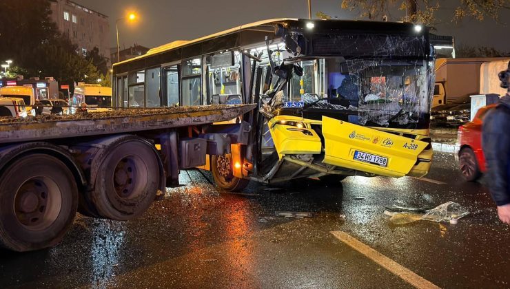 İstanbul’da İETT’ye bağlı özel halk otobüsü kaza yaptı