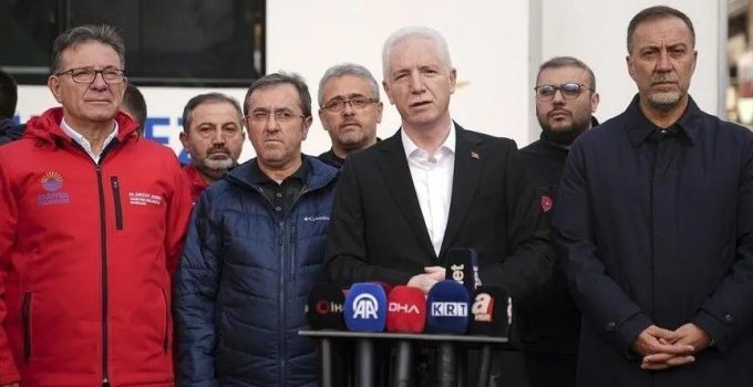 İstanbul’da sel felaketi! Vali Gül Ayazağa’da: ‘6 kişi hayatını kaybetti, 1 kişi aranıyor’