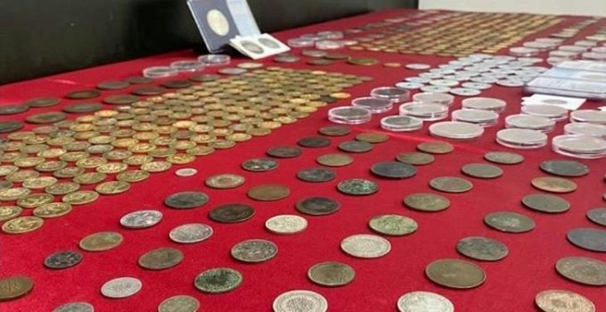 İzmir’de tarihi eser operasyonu! Yüzlercesi ele geçirildi