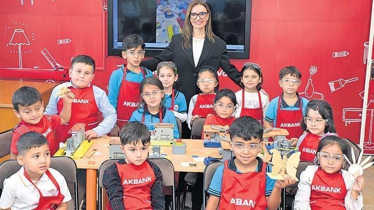 Ofisten çıkıp okullu oldular