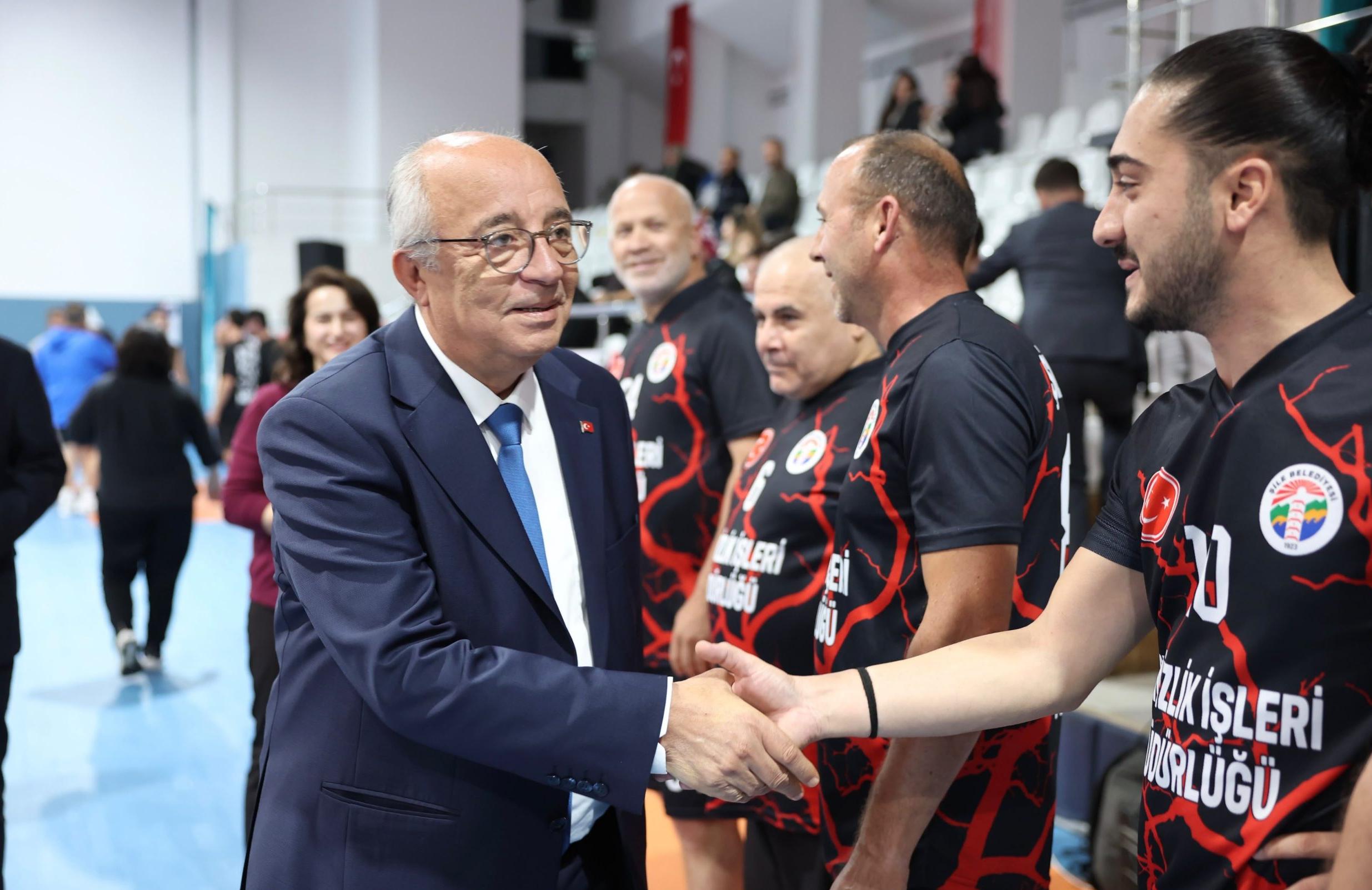 SACİT TERZİ HER YERDE! SADECE HİZMETTE DEĞİL, GÖNÜLLERDE DE YER EDİNİYOR