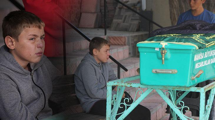 Soma’da 5 işçi hayatını kaybetti! Babasının tabutunun başında gözyaşları içinde son görev