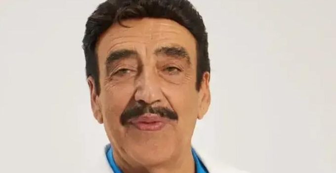 Son Dakika: Hakkı Bulut sahne aldığı mekanda fenalaşarak yere yığıldı