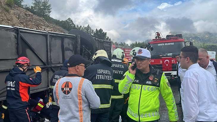 Son dakika… Antalya kara yolunda yolcu otobüsü devrildi! Ölü ve yaralılar var