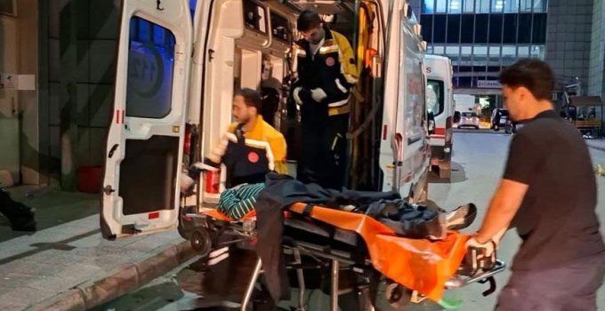 Tişört kavgası kanlı bitti! 1 kişi bıçaklandı