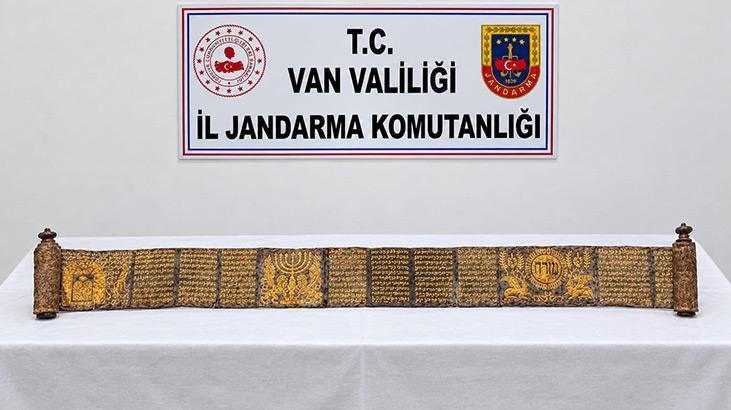 Van’da Tevrat olduğu değerlendirilen tarihi eser ele geçirildi