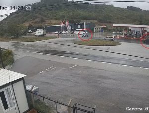 Yalova-Bursa yolunda feci kaza kamerada! Otomobil ikiye bölündü, sürücü öldü