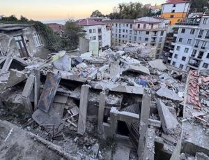 Zonguldak’ta çöken binada can kaybı! Bölgede tahliyeler başladı, 13 daire boşaltıldı