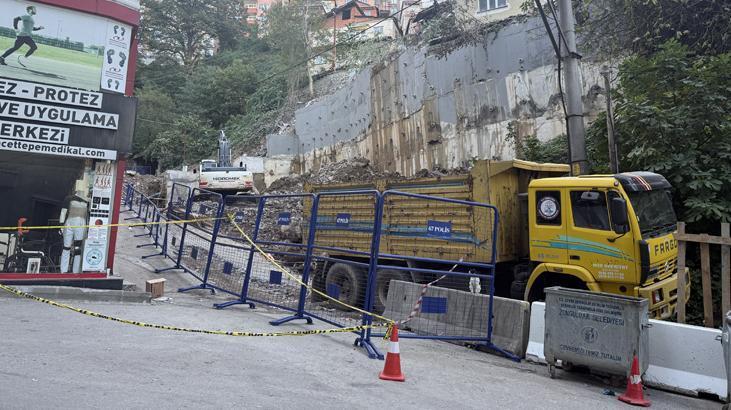 Zonguldak’ta çöken binanın çevresindeki bir bina daha boşaltılıyor